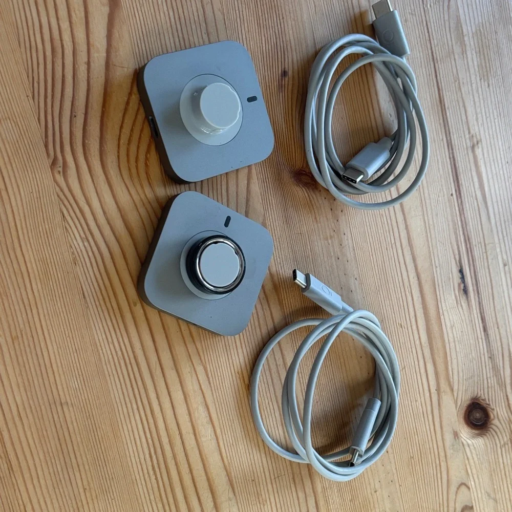Oura Ring (Oura) Black Smart Ring - Size 8 with Two Chargers (Boxed)